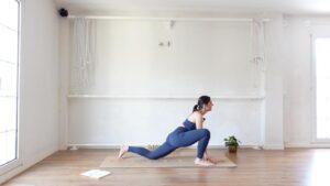 ardha hanumanasana